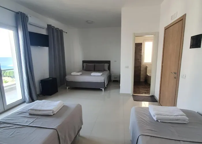 Hotel 33