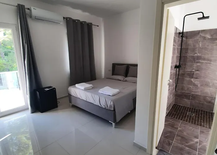 33 Hotel