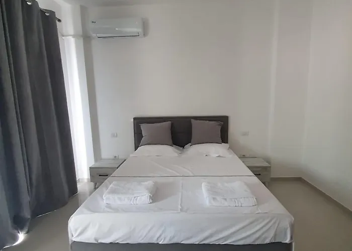 Hotel 33 Shëngjin