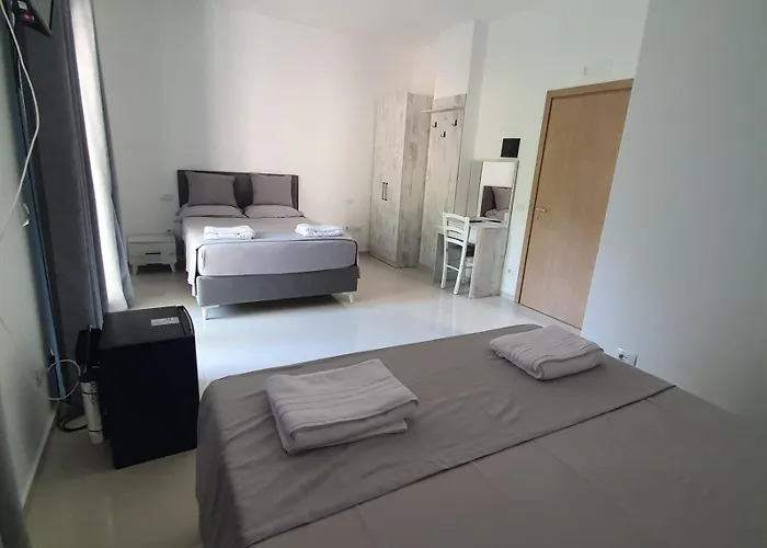 33 Hotel 4*