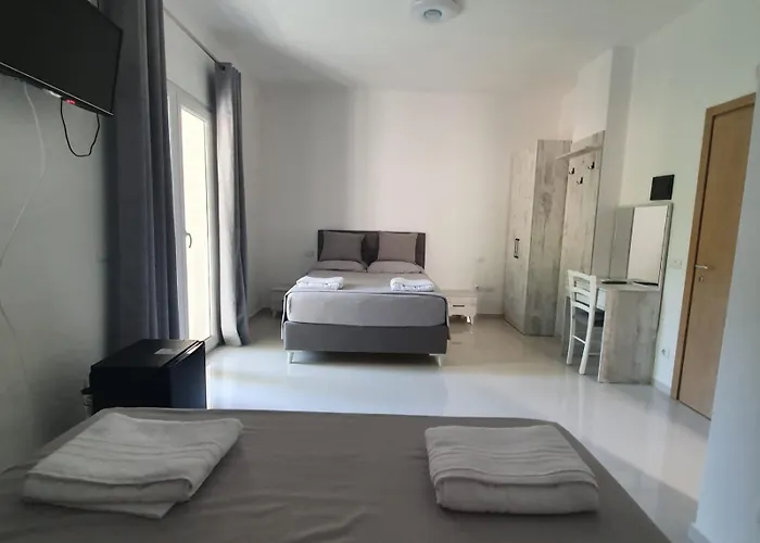 Hotel 33 Shëngjin