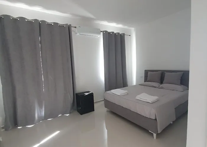 Hotel 33