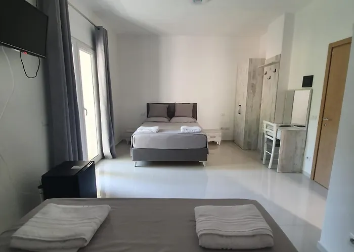 Hotel 33 Shëngjin