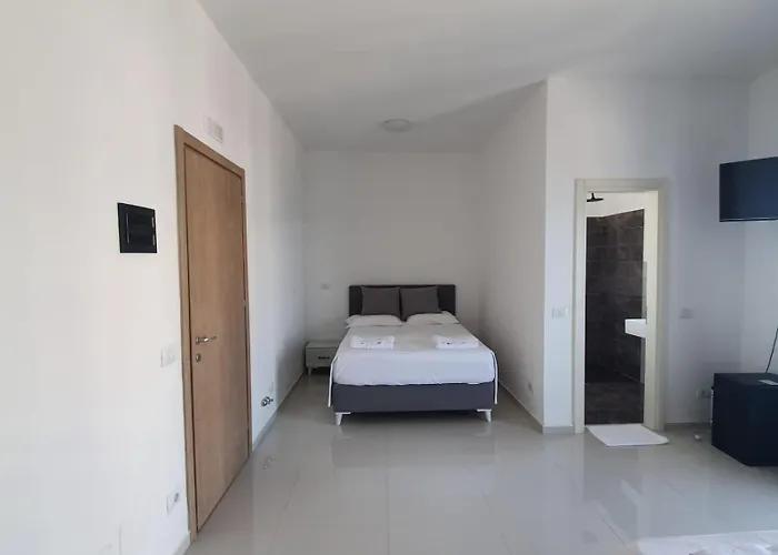 Hotel 33 Shëngjin