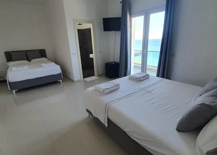 33 ホテル Shëngjin